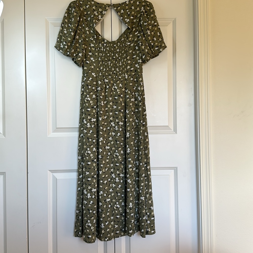 Aster the Label dress size Medium Sage green floral bubble sleeves lined. - Picture 6 of 10